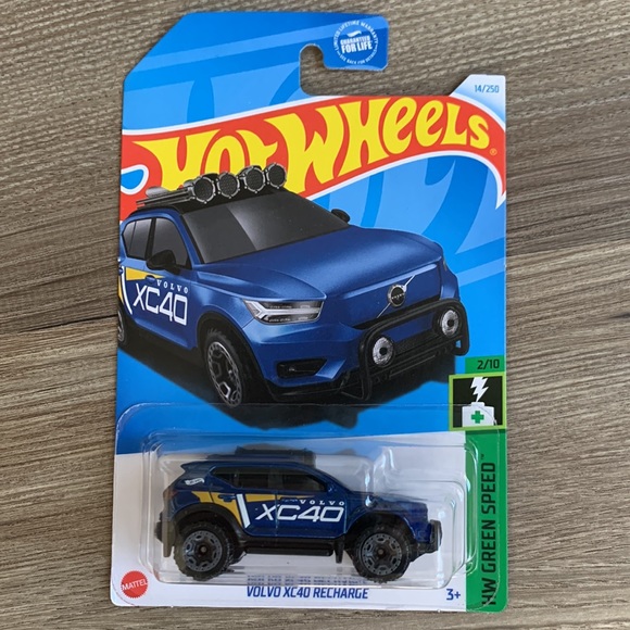 Hot Wheels Volvo XC40 Recharge Suv HW Green Speed Hotwheels Mattel 2024 New - Picture 4 of 4